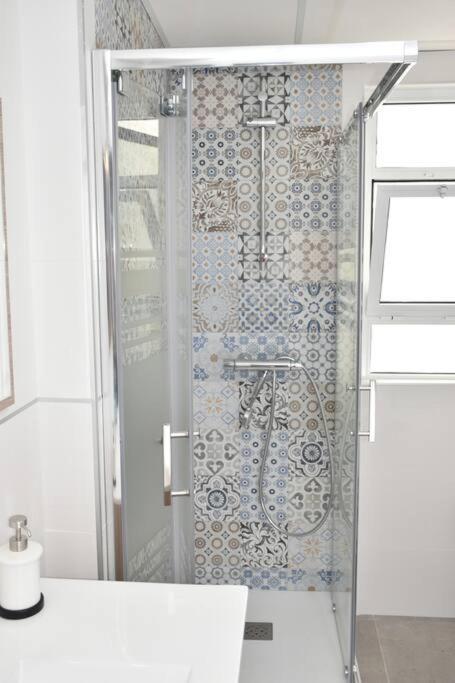 Spectacular Apartment 8 Pax/4 Rooms & Free Parking มาลากา ภายนอก รูปภาพ