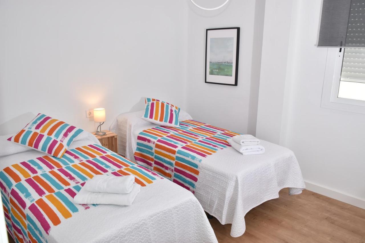 Spectacular Apartment 8 Pax/4 Rooms & Free Parking มาลากา ภายนอก รูปภาพ