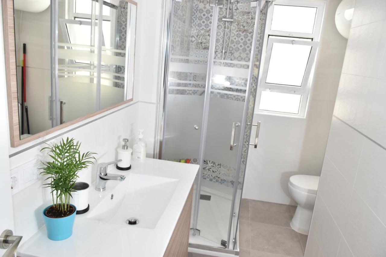Spectacular Apartment 8 Pax/4 Rooms & Free Parking มาลากา ภายนอก รูปภาพ