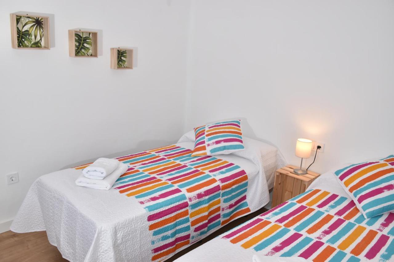 Spectacular Apartment 8 Pax/4 Rooms & Free Parking มาลากา ภายนอก รูปภาพ
